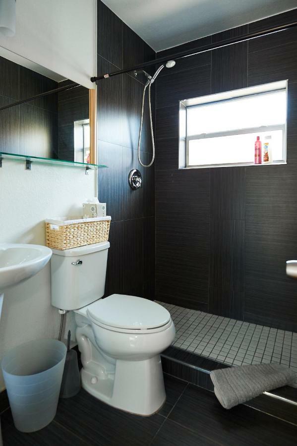 Lambert Family Beach Apartments - Unit 1 Форт Лодърдейл Екстериор снимка